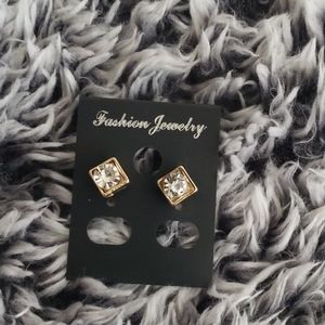 Gold-filled square shaped stud earring